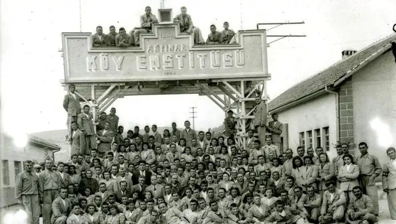 17 Nisan: Köy Enstitüleri’nin Kuruluşu ve Anlamı