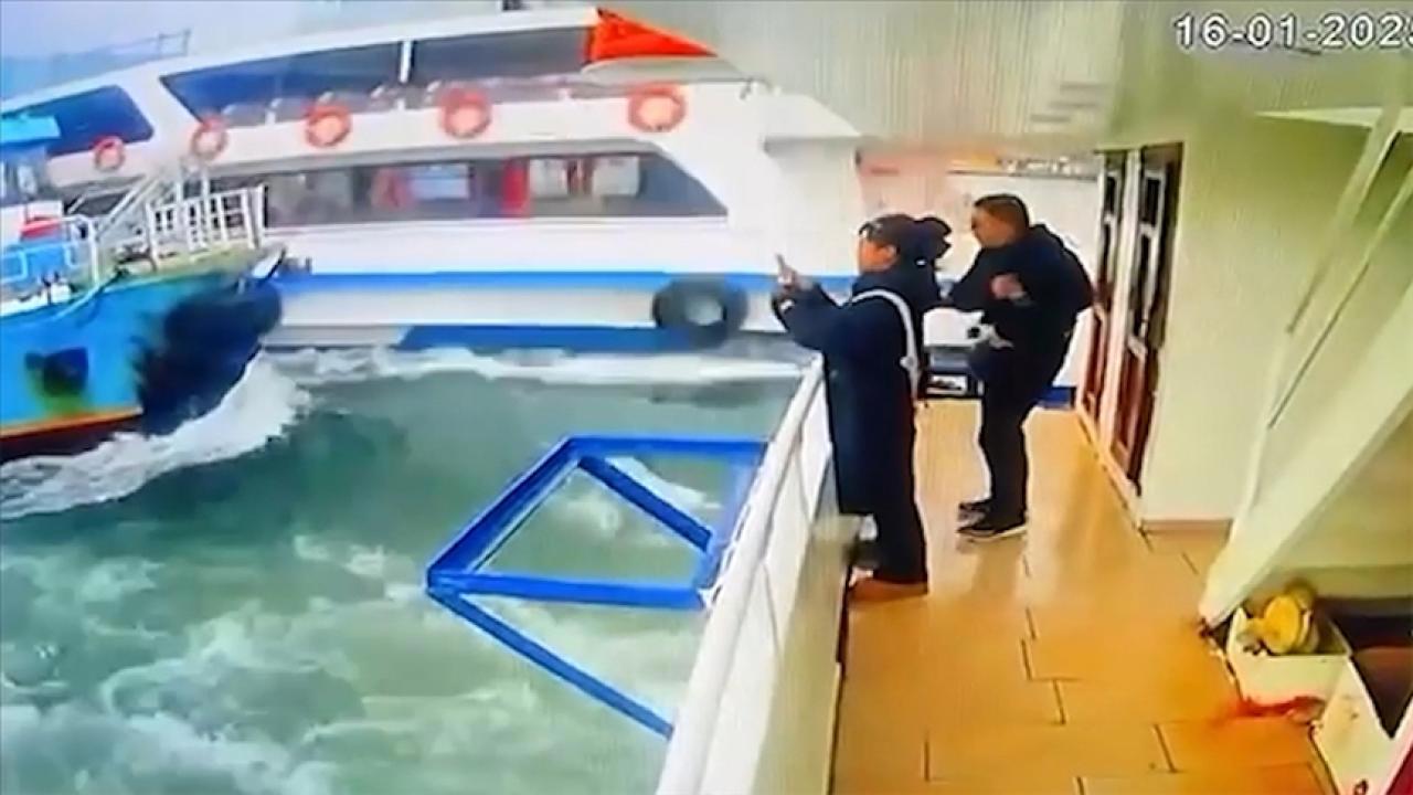 Haliç'te tekne çarpışması