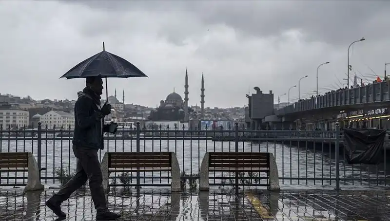 İstanbul'un Bahar Havası Yerini Kış Soğuna Bırakıyor: Yağmur ve Kar Kapıda!
