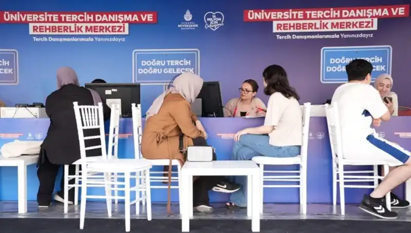 İstanbul’da Üniversite Tercih Danışma Merkezleriyle Öğrencilere Destek