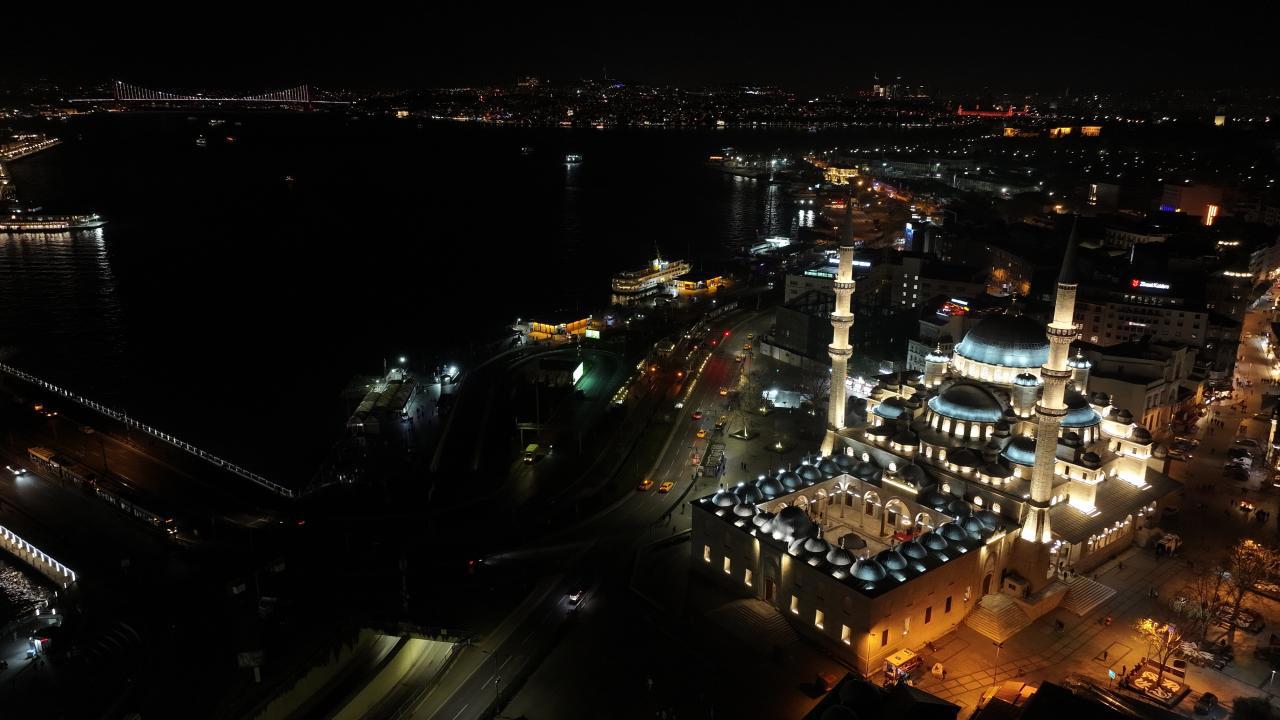 Müslümanlar Miraç Kandilini coşkuyla kutlayacaklar