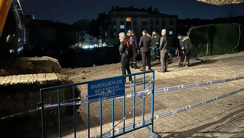İstanbul'da İnşaat Çalışmasında Yol Çöktü: Şok Edici Görüntüler