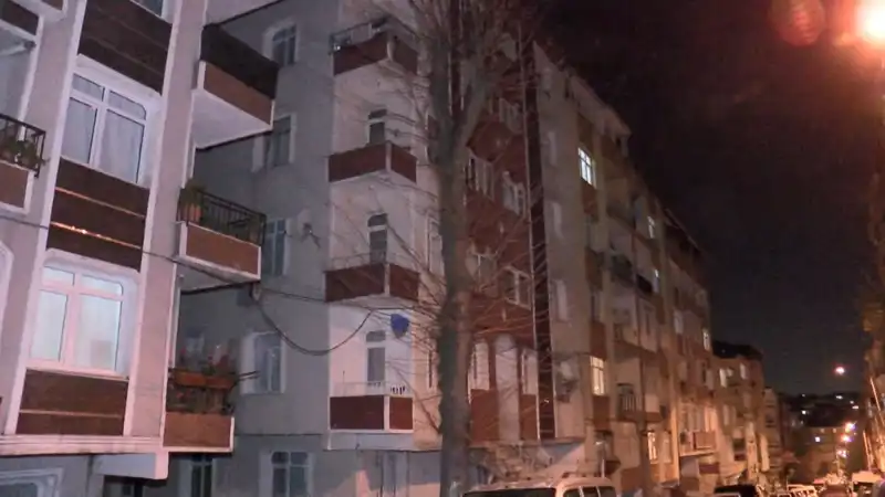 Altı Katlı Apartmanda Kolonlardan Gelen Sesler Panik Yarattı, Tahliye Kararı Alındı