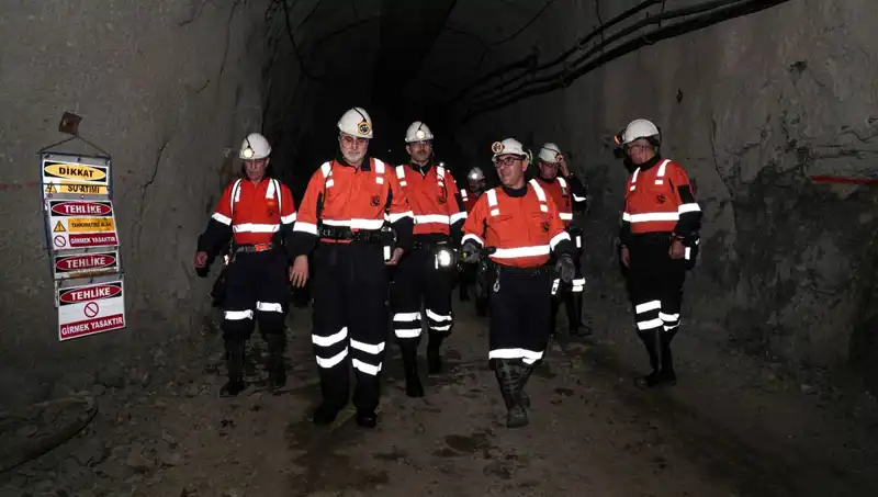 Bakan Işıkhan, Altın Madenlerini İncelemek İçin Bölgeye Gitti