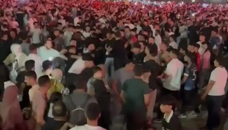 Konserde Yaşanan Bıçaklı Kavga: Üç Kişi Yaralandı