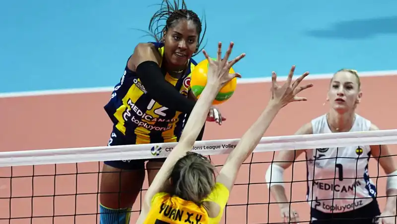 Fenerbahçe, Vakıfbank'ı Avrupa'da Tarihi Zaferle Geçti!