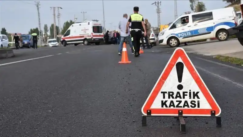 Antalya’da Otomobil Kanala Devrildi: Yaralılar Hayat Mücadelesi Veriyor