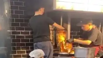 Pişmiş Tavuk Dönerin Üzerine Çiğ Et Koyan Restoran İçin İnceleme Başlatıldı