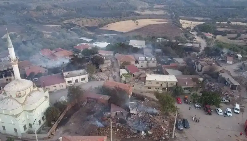 Çanakkale'de Devasa Orman Yangını: Havadan Görüntüler Şoke Etti