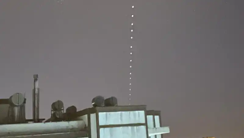Adana'da Starlink Uyduları Göz Kamaştırdı, Gökyüzü Neden Işıkla Dolduruldu?