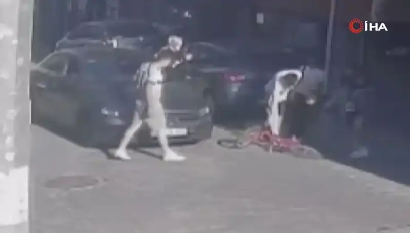 10 Yaşındaki Çocuğa Akran Zorbalığı: Bisiklet İçin Tekme Tokat Dayak