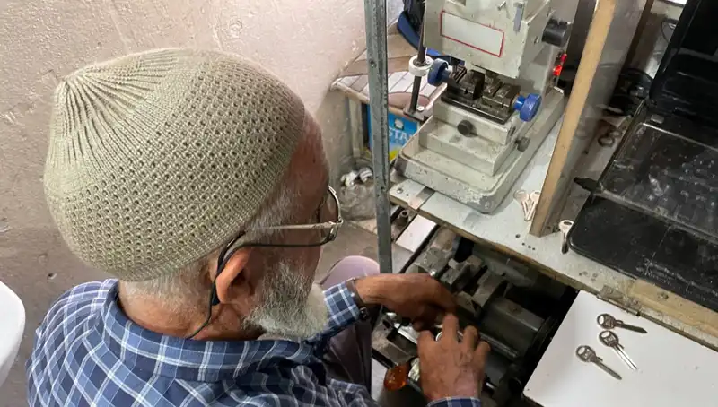 28 Yılda 4 Metrekarelik Dükkanına Hayat Verdi, "Burası Sarayım" Dedi!