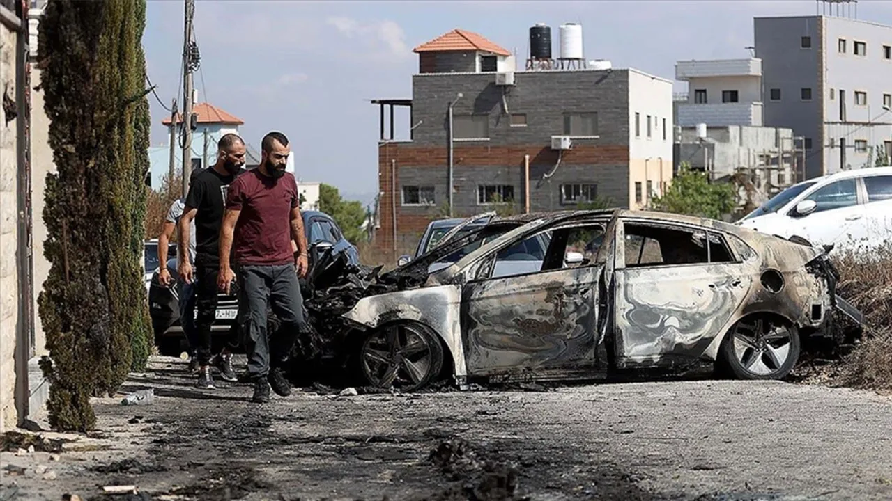 İsrailliler Batı Şeria’da Filistinli Araçlara Kundaklama Saldırısı Düzenledi