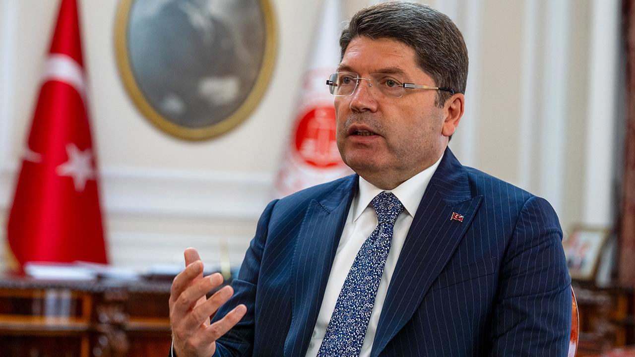 Adalet Bakanı Tunç, 'korsan metin' olayına tepkili!