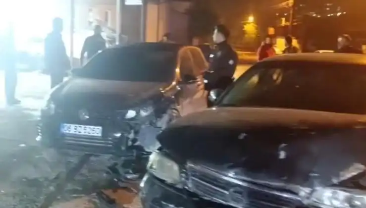 Çevirmeden Kaçmaya Çalışan Araç Kazada Hız Kesmeli