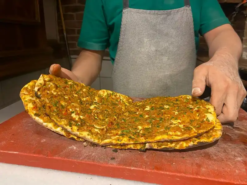 İstanbul'da Lahmacun Fiyatları Arasında Neden Bu Kadar Fark Var?