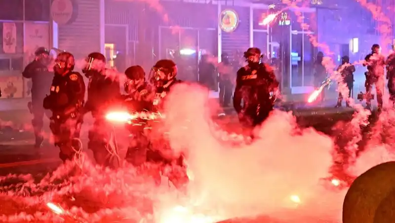 Los Angeles'taki Protestolar ABD Çapında İsyana Dönüşüyor