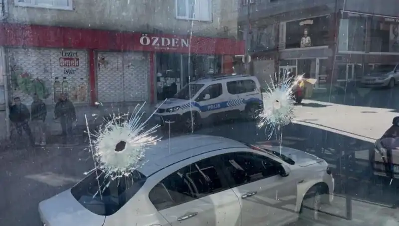 Bursa'da Kıraathaneye Silahlı Saldırı: Şok Edici Olayın Ayrıntıları