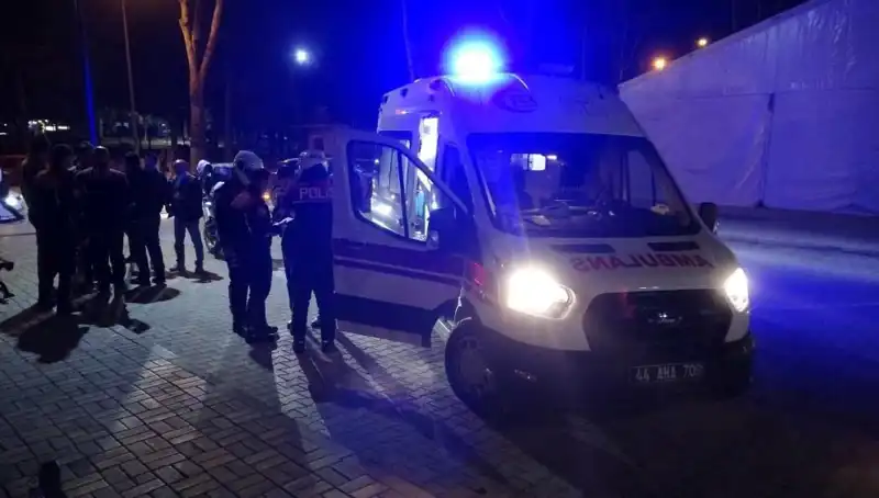 Parkta Silahlı Kavga: İki Grup Arasında Çatışma Ortalığı Gerdi