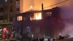 Gaziosmanpaşa’da İki Bina Alev Alev Yandı: Yangının Sebebi Merak Ediliyor