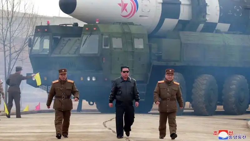 Kuzey Kore, Nükleer Silah Devlet Statüsünü Tüm Dünyaya İlan Etti!