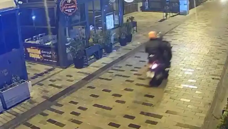Gece Kulübüne Haraç Saldırısı: Torpil ve Silah Sesleri Korku Saldı