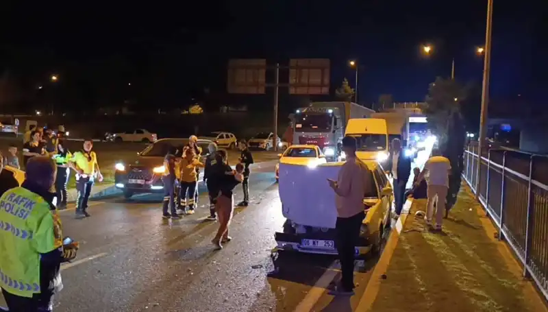 Otoyolda Kuralsız Geri Dönüş Yapmak İki Çocuk da Dâhil Dört Yaralıya Neden Oldu