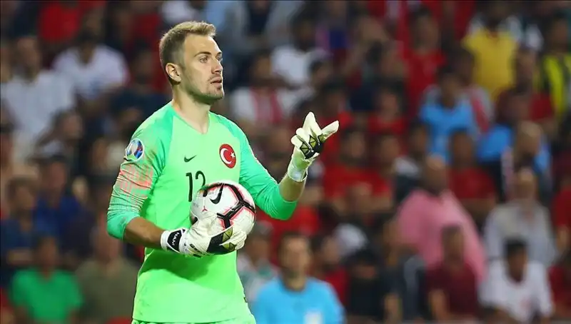 Milli Kaleci Mert Günok Futbolu Bırakma Yaşını Açıkladı: Futbolseverler Şaşırdı!