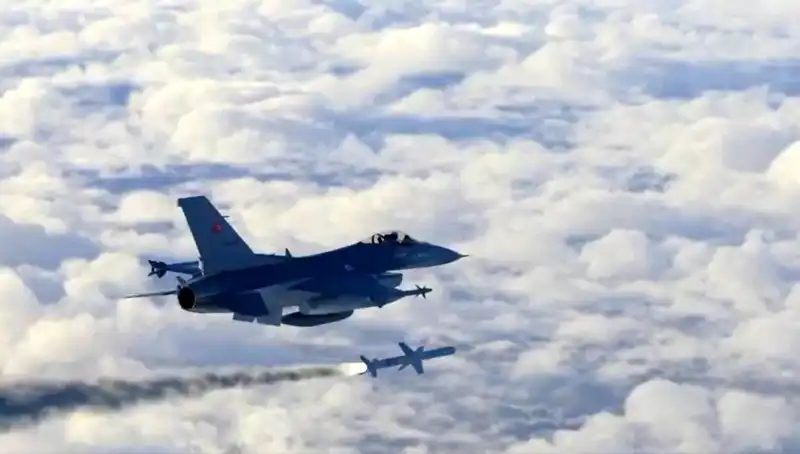 F-16 EDPOD’un Test Başarısı: Hava Gücüne Yenilik Getiriyor
