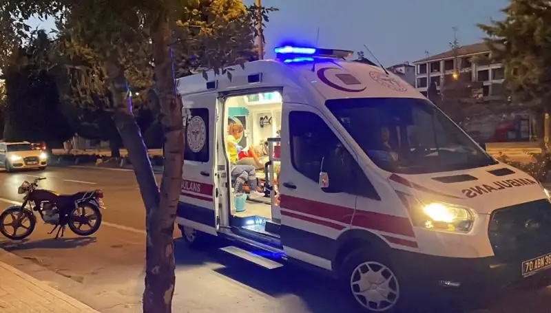 Otomobil Motosikleti 70 Metre Sürükledi: Sürücü Kaçtı, Olay Yerinde Şok!