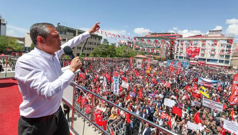 Özgür Özel, Örgütün Silah Bırakmasını Destekleyeceğini Açıkladı