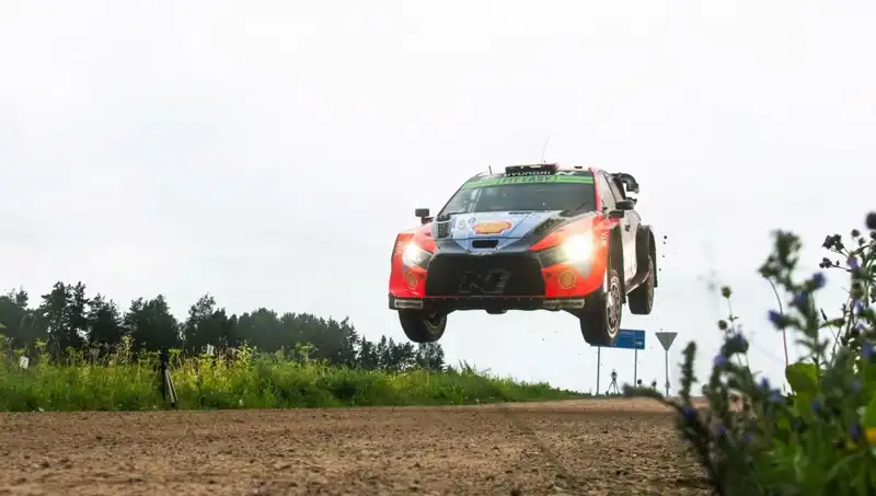 Otomobil Rallisinde Şoke Eden Kaza: 2 Seyirci Hayatını Kaybetti