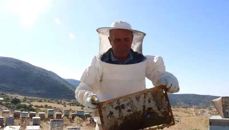 25 Yıl Sonra Eski Hayaline Döndü: 2 Ton Mobilya Üretti!
