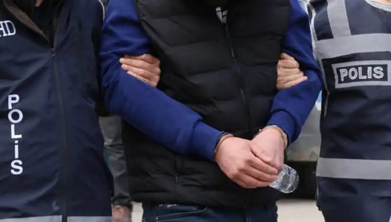 DAEŞ'e Yönelik 4 İlde Yapılan Operasyon: 4 Gözaltı
