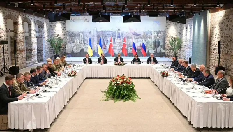 İstanbul'da Barış Zirvesi: Rus Heyeti Türkiye'ye Geldi, Görüşmeler Beklentileri Arttırdı
