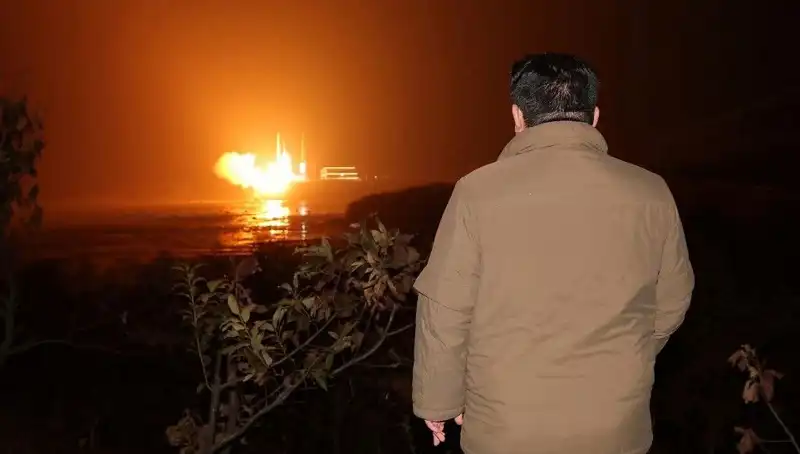 Kuzey Kore Silahlarının Faturasını Kim Ödüyor? Amerikan Gizlilikleri Ortaya Çıkıyor!