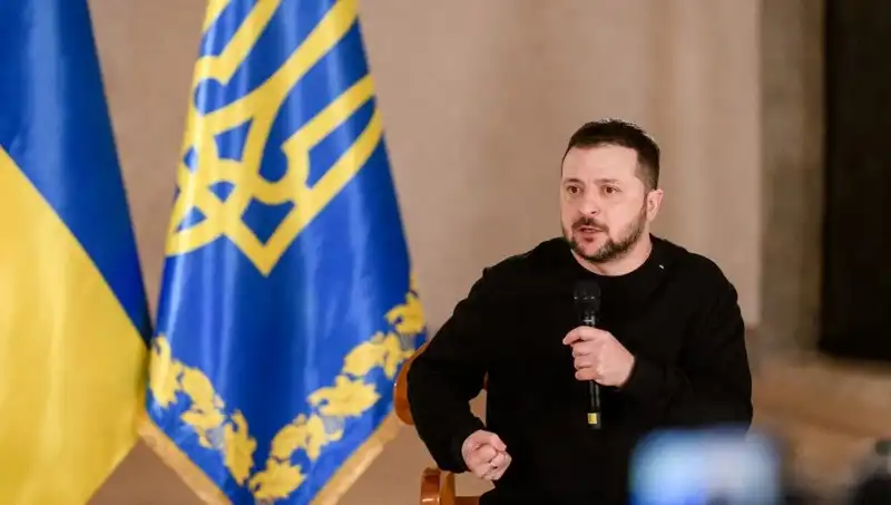 Zelenski: Rusya'nın Planları Hakkında Bilgimiz Yok, Endişeliyiz
