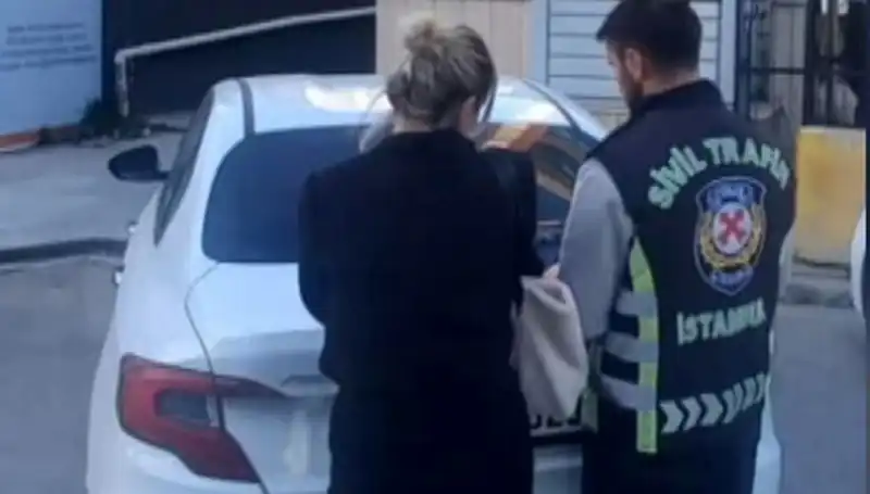 Kadıköy'de Drift Atan Kadın Sürücüye Sarsıcı Ceza: 48 Bin Lira!