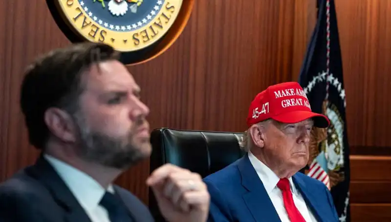 Trump’ın Azil Tasarısı Reddedildi: Siyasi Savaş Devam Ediyor