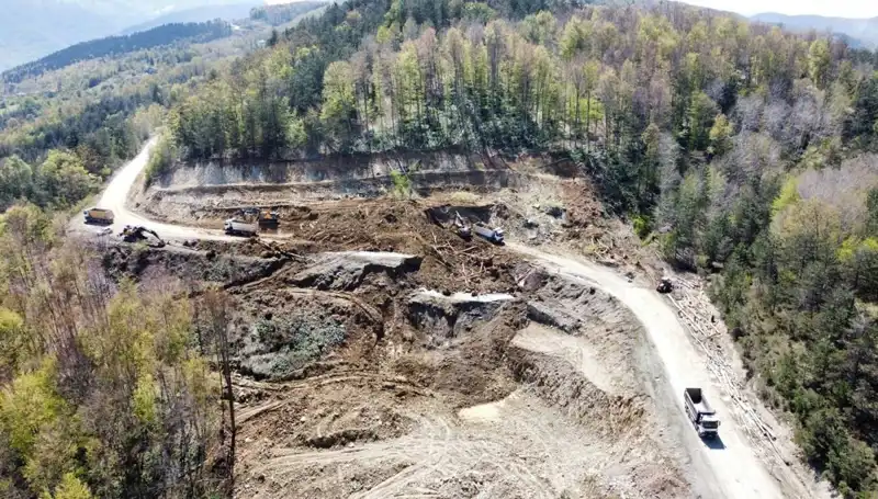 Kastamonu-Çatalzeytin Yolu'nda Meydana Gelen Heyelan Yolculukları Kötü Etkiledi!