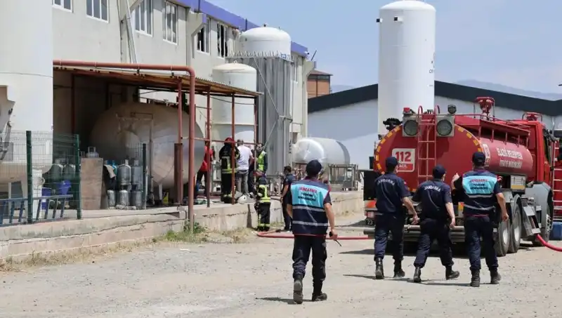 Elazığ'da Gaz Dolum Tesisinde Korkutan Patlama: Can ve Mal Kaybı Var mı?