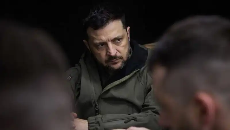 Zelenski, Rusya'nın Kuzey Kore Yapımı Füzeleriyle Saldırı Yaptığını Açıkladı