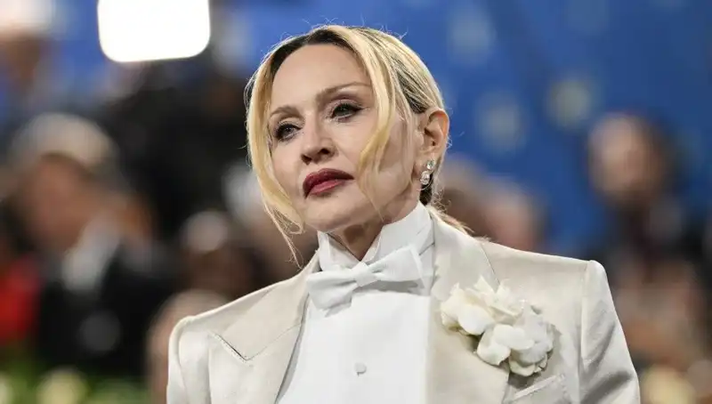Madonna'nın Şok Diyeti: Kanserle Mücadelede Umut Olabilir mi?