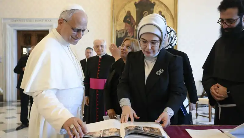 Emine Erdoğan ve Papa Leo, Gazze İletişimini Güçlendiren Tarihi Buluşma Gerçekleştirdi