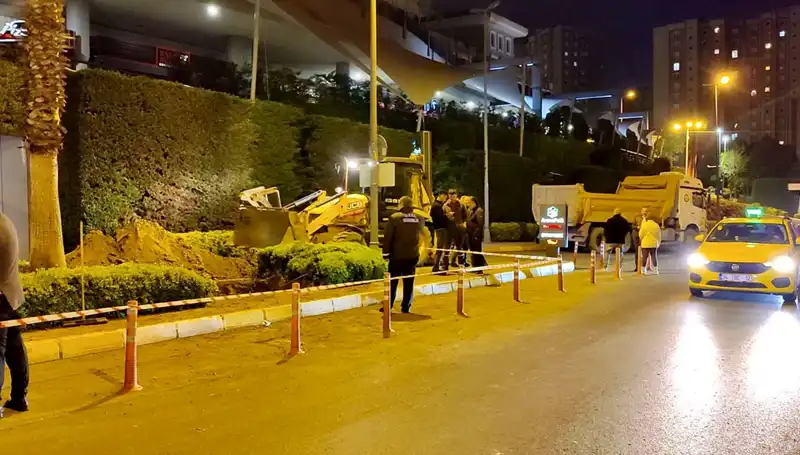 AVM Girişinde Doğalgaz Paniği: Alışveriş Keyfi Bir Anda İkaza Dönüştü