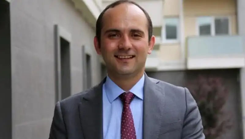 Anayasa Mahkemesi'nden Tayfun Kahraman Kararı: Adalet Mi, Siyasi Bir Hamle Mi?