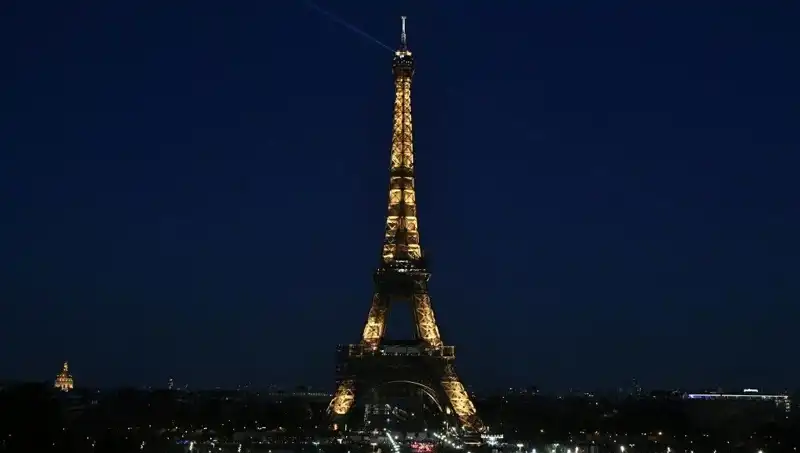 Paris'te Eyfel Kulesi'ne Yönelik Saldırı Planı: İki Kişi Gözaltında