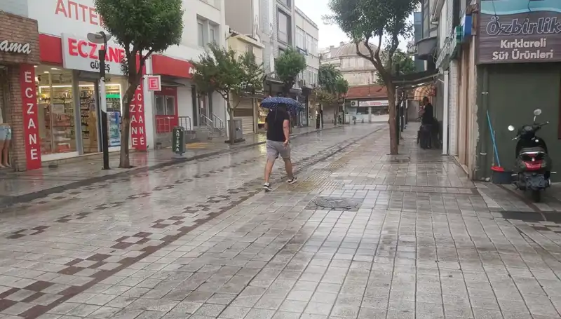 Kırklareli'nde Sağanak Yağış Geceyi Vurdu: Ne Olacak?