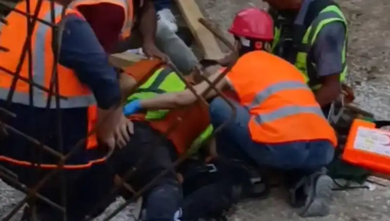 Adana’da İnşaat Alanında Çalışan İki İşçi Yaralandı: Olayın Detayları!